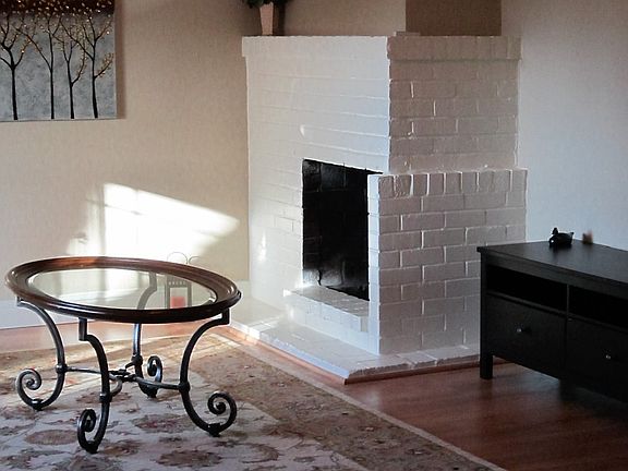 3rd image of 5031 Cabrillo Way