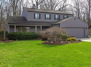 31133 Old Shore Dr, North Olmsted, OH