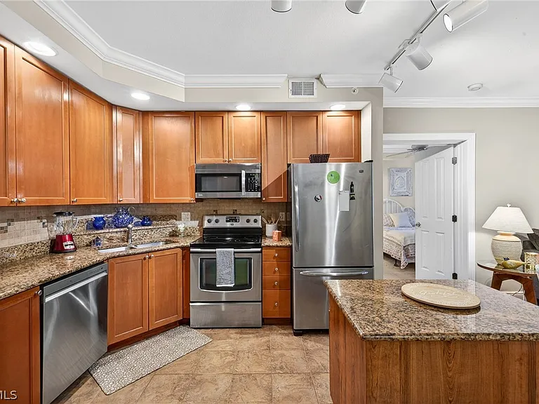 2825 Palm Beach Blvd #215 — Photo 3