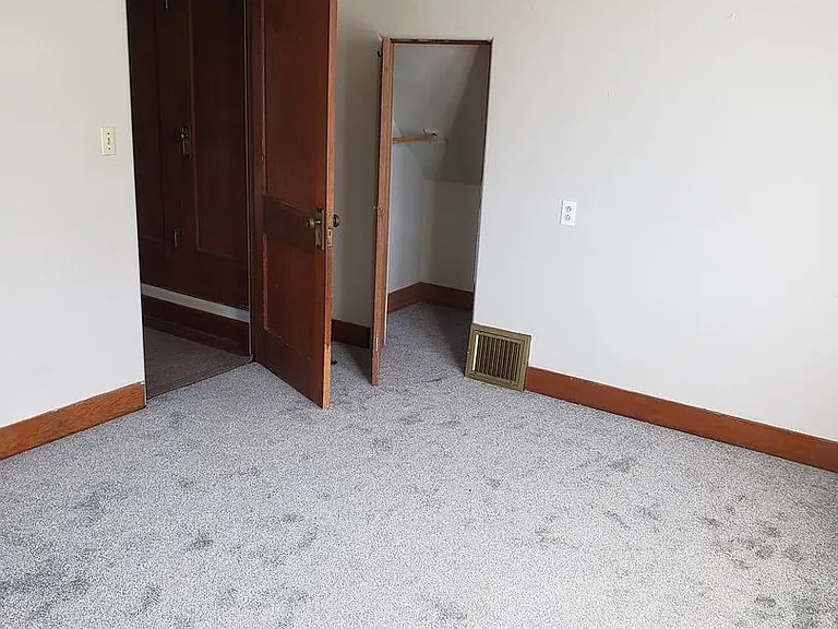 935 NE Maple St — Photo 22