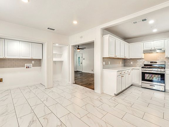 2nd image of 10903 Desdemona Dr