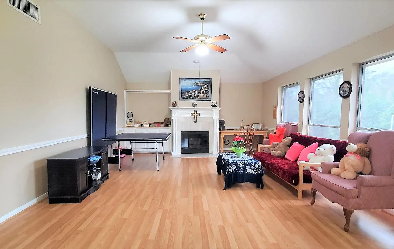 3 bed, 2209 sqft, $2,200 — Photo 3