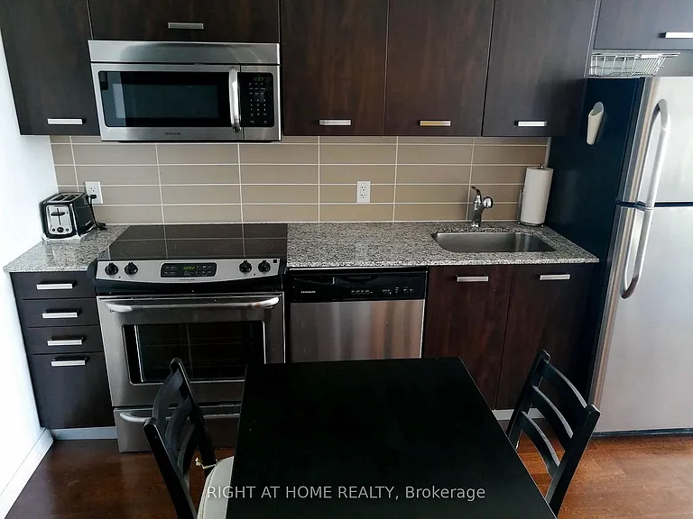 832 Bay St #4709 — Photo 38