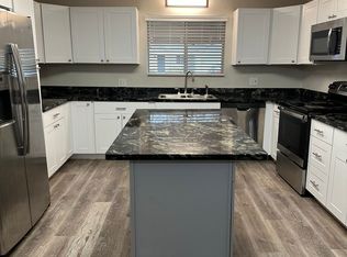 1015 Lorraine Dr, Redding, CA 96002