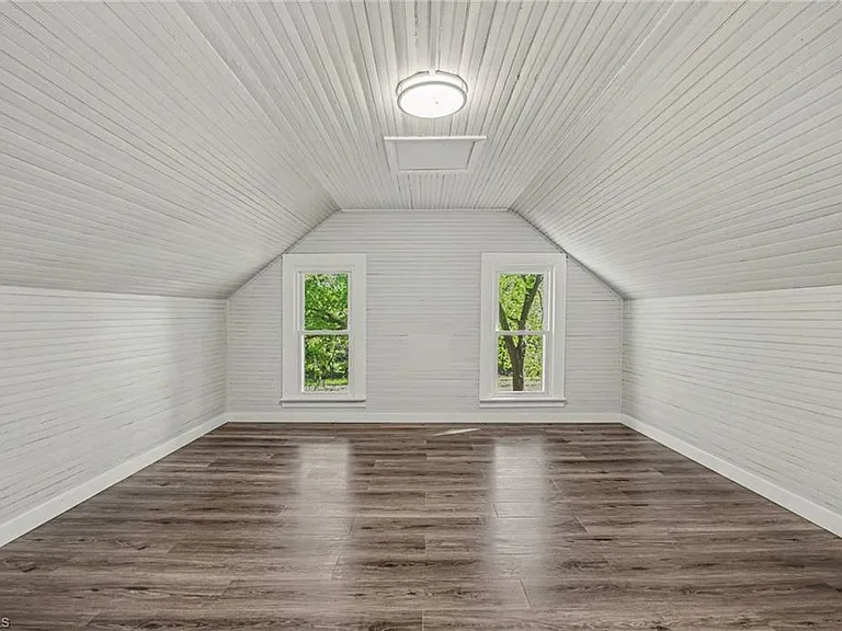 4534 Rocklane Dr — Photo 11