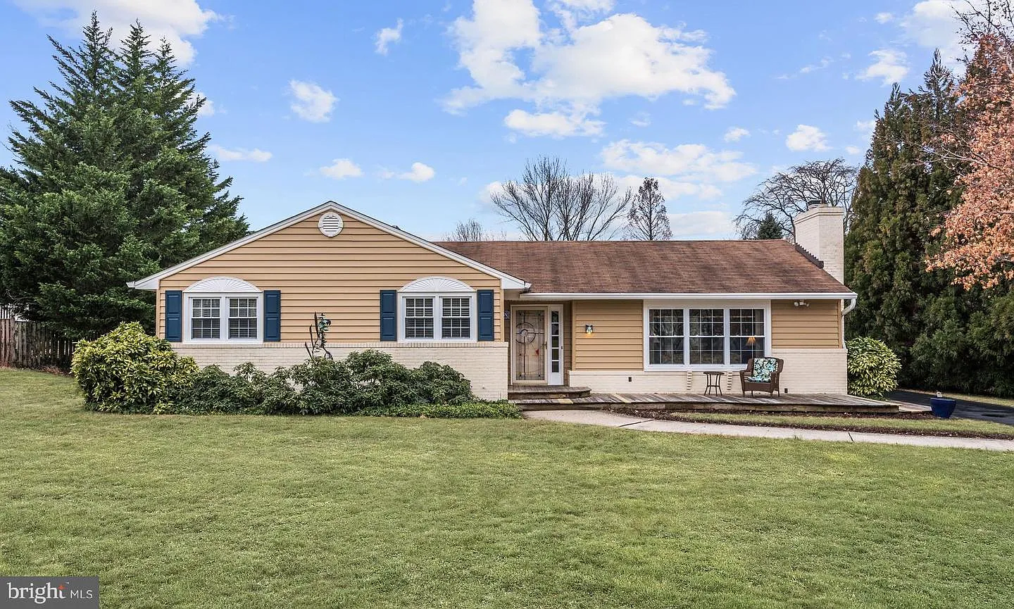 9217 Spring Valley Rd photo 1