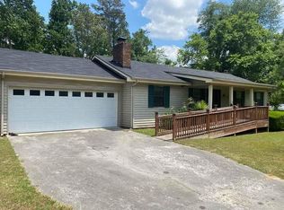 205 Lakeview Dr, Dalton, GA 30721