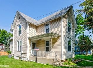 914 Bellevue Ave, Elgin, IL 60120