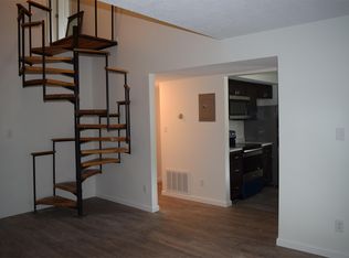 202 E White St APT 38, Champaign, IL 61820