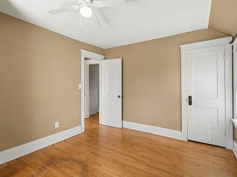 Upstairs Bedroom #2