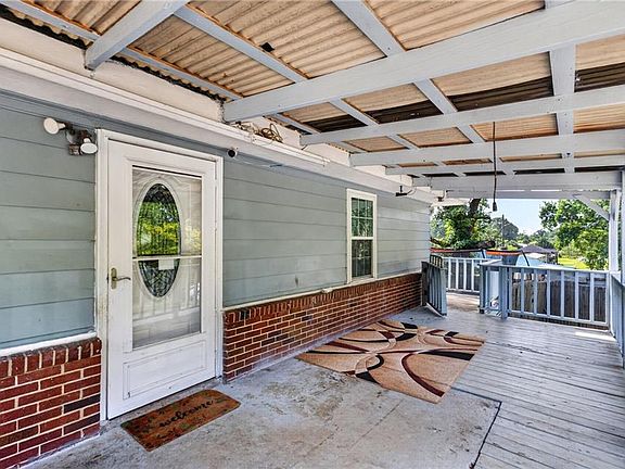 2nd image of 2321 Pine Circle Dr