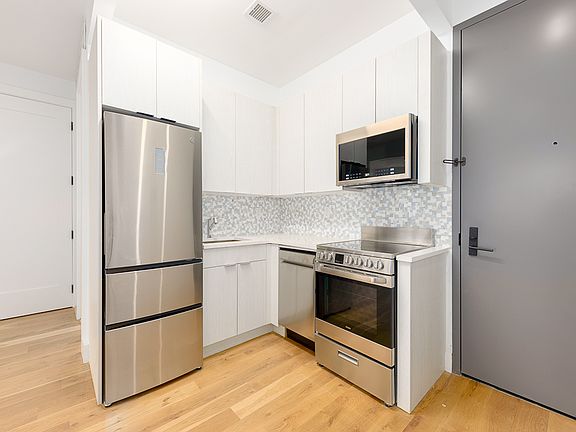 2nd image of 849 Dekalb Ave #2BA