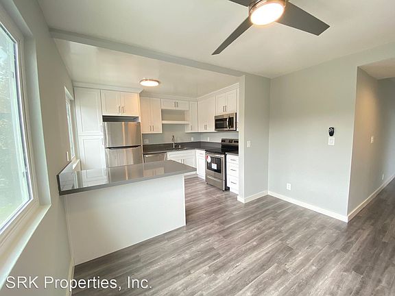 2nd image of 3486 Military Ave Unit 8