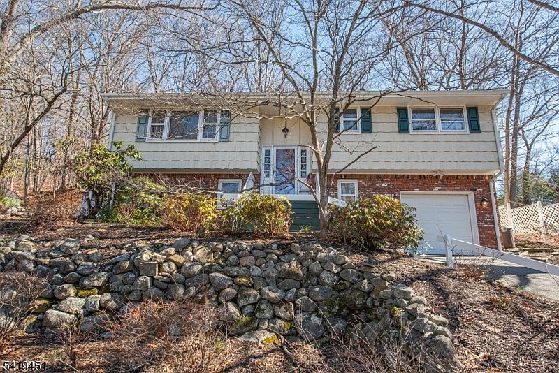1st image of 103 Cedar Rd