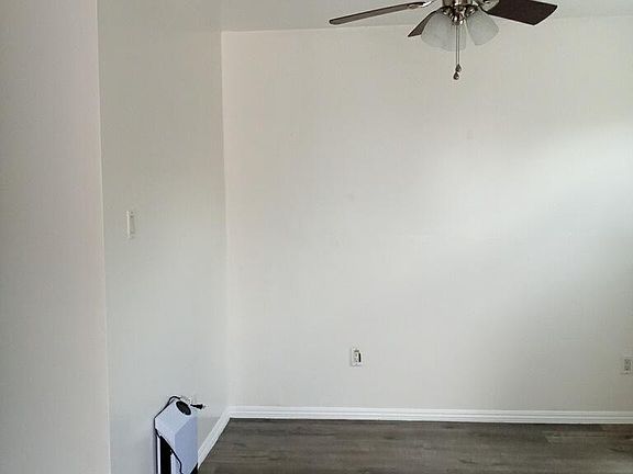 3rd image of 310 Marina Way S