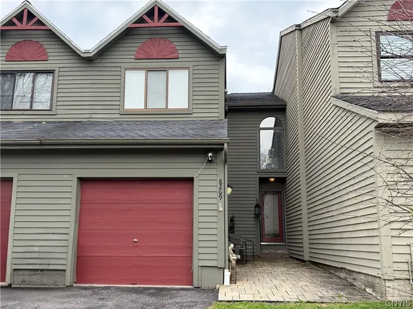 8269 Honeysuckle Dr, Liverpool, NY 13090