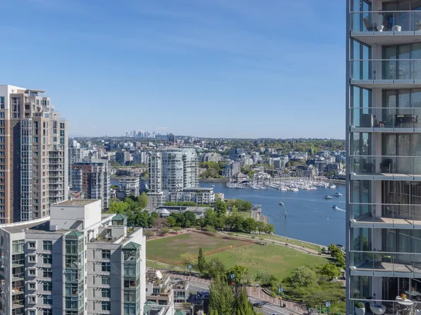 501 Pacific St #2410, Vancouver, BC V6Z 2X6