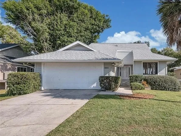 1003 Lake Avoca Dr, Tarpon Springs, FL 34689
