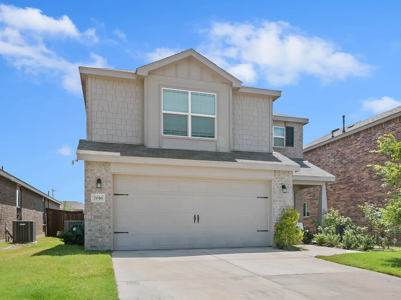 4 bed, 2121 sqft, $2,100 — Photo 1