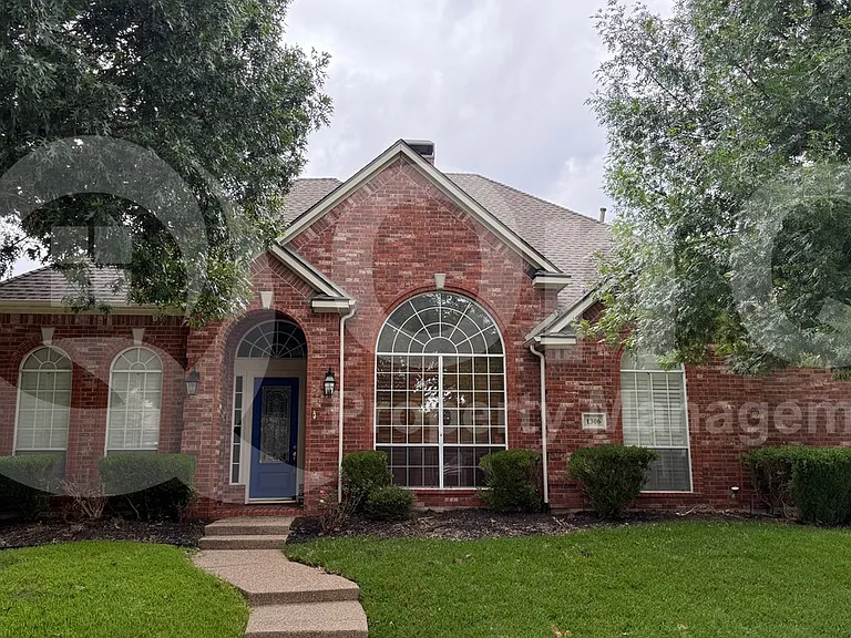1306 Granger Dr — Photo 2