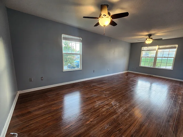 1743 Moses Ave — Photo 3