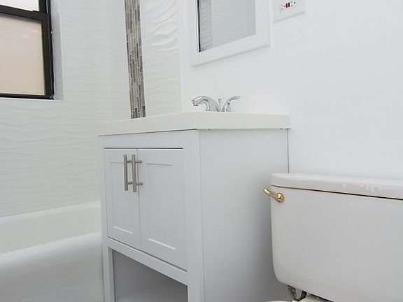 5th image of 1309 W 82nd St APT 3
