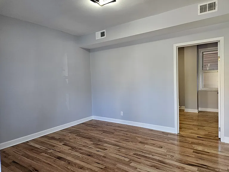 2500 W Pershing Rd #1R — Photo 11