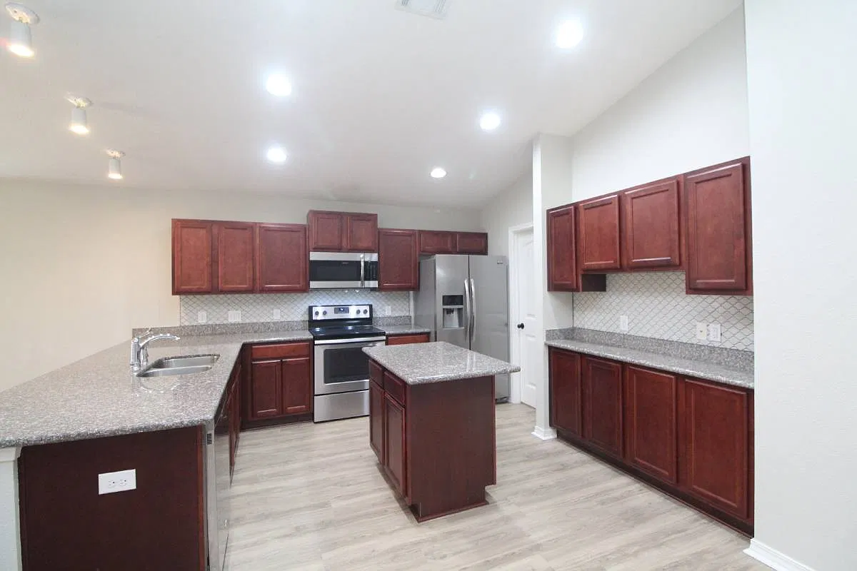 5605 Peach Dr in Milton, FL 32571 — Photo 4