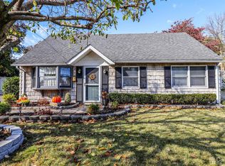 3 Avon Rd, Edison, NJ 08817