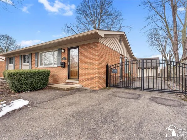 22066 Harmon St, Taylor, MI 48180