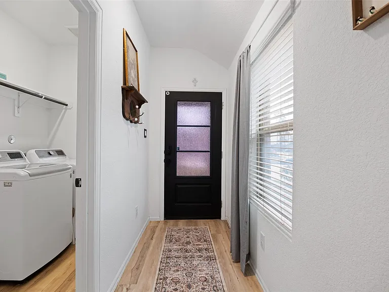 10417 Pineland Dr — Photo 6