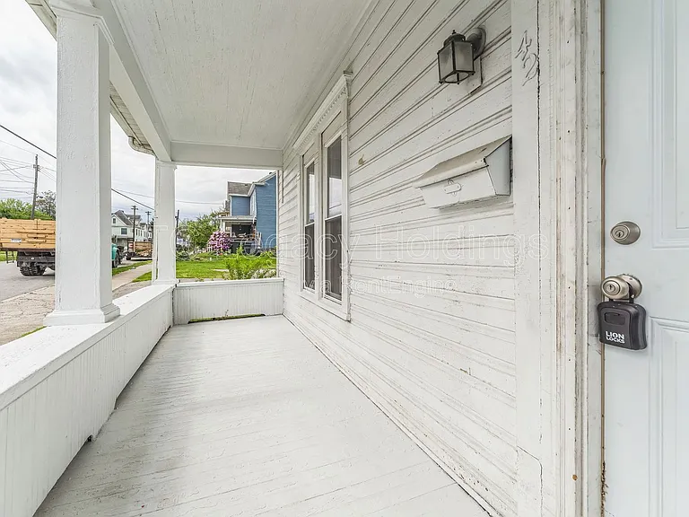 421 Walnut Ave — Photo 9