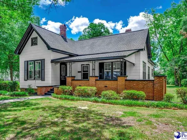 222 E Wine St, Mullins, SC 29574