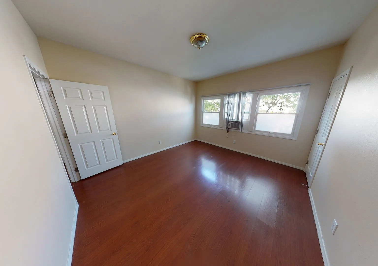 Stylish 1 bedroom 1 bath +den in South Pasadena! — Photo 3