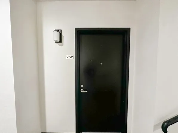 PGE/Yeater Building, 241-255-249 Liberty St NE #Py252, Salem, OR 97301