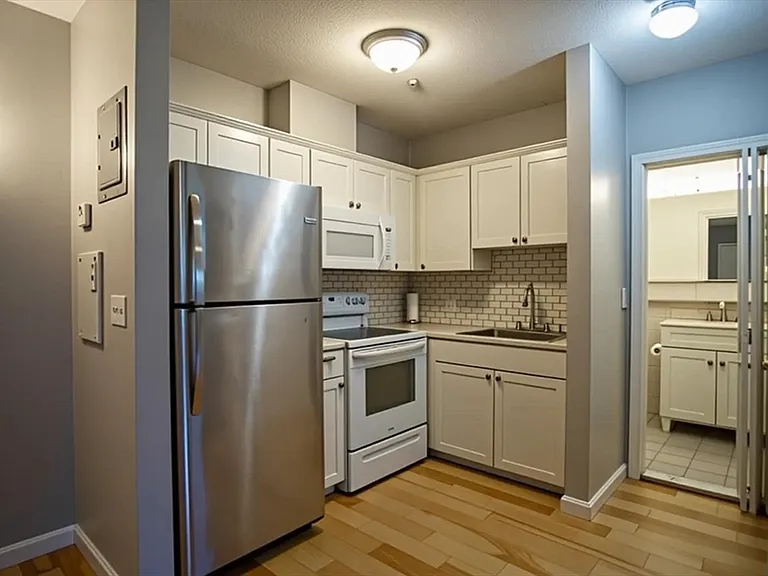 3 Tara Dr #4 — Photo 5