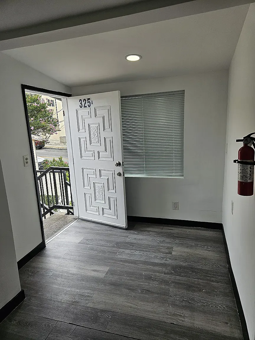 1 bed, 750 sqft, $2,000 — Photo 4
