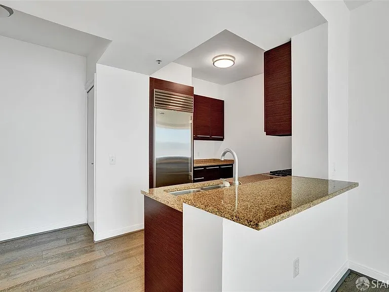 425 1st St #3605 — Photo 4