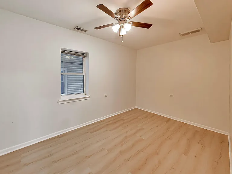 3115 N Oakley Ave #G — Photo 10