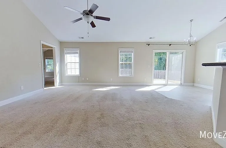 1718 Heatherstone Ln — Photo 5