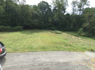 202 Service Creek Rd, Aliquippa, PA 15001