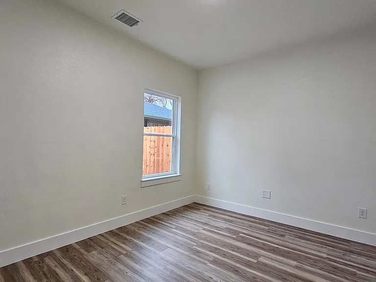 1700 Kendolph Dr — Photo 9