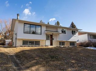 103 W Westview Dr, Sylvan Lake, AB T4S 1H7