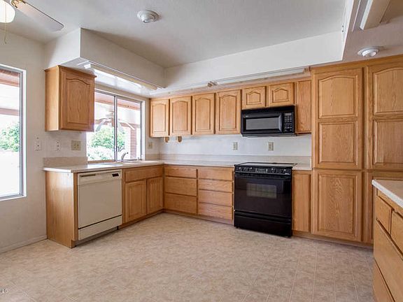 5th image of 9412 W Fern Dr