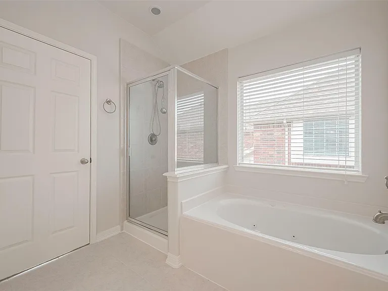 18118 Billabong Crescent Ct — Photo 38