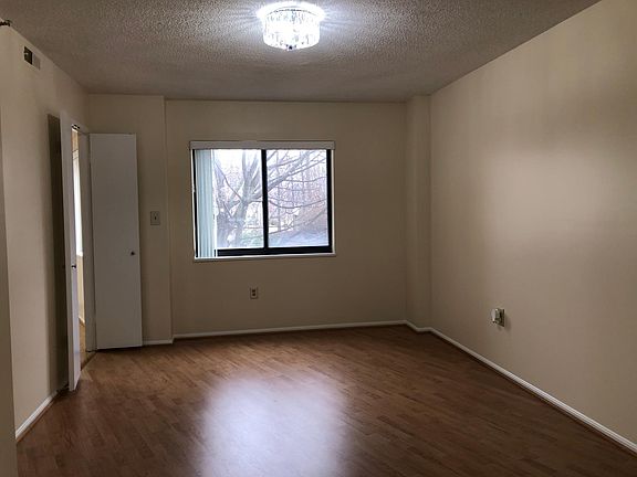 Dining Rm