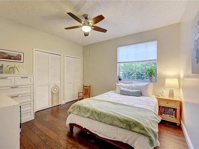 8171 Hampton Wood Dr — Photo 10