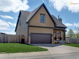 810 Redbud Dr, Paola, KS 66071