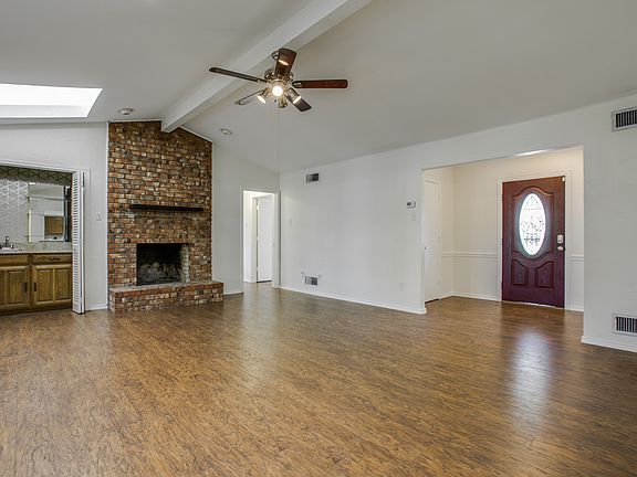 2nd image of 1707 Mayflower Dr
