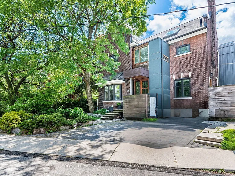241 Garden Ave — Photo 1